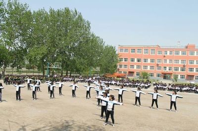沧县职教中心举行学生会操比赛