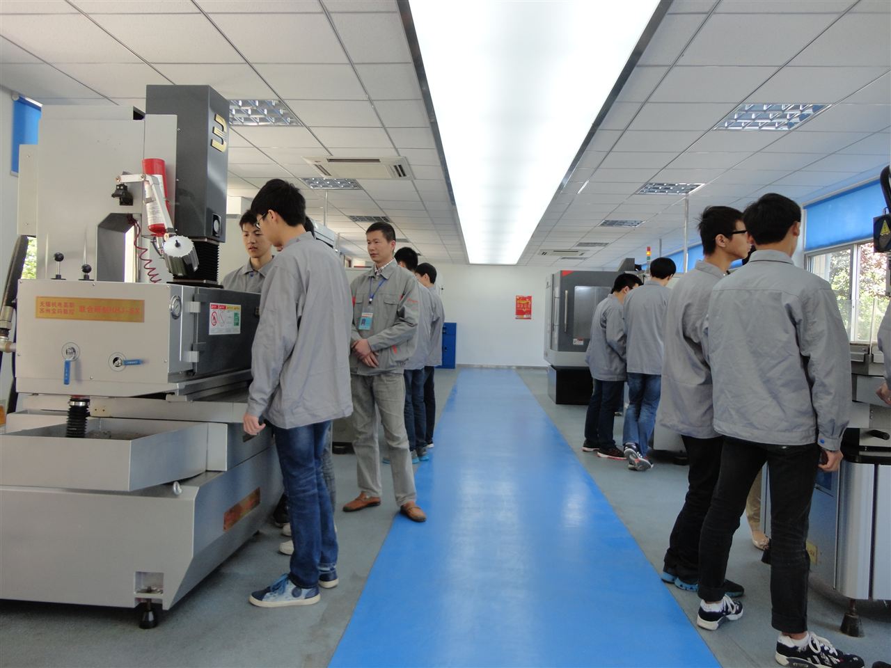现代学徒制在连现雏形 大学生多半时间在企业
