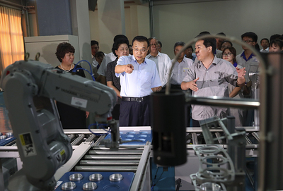 李克强在天津考察职业教育