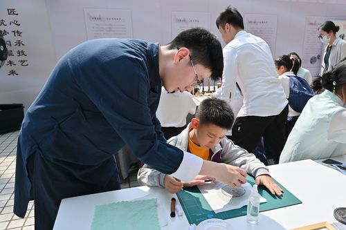星光 开赛体验同步,职教活动周倡导 技能成就未来